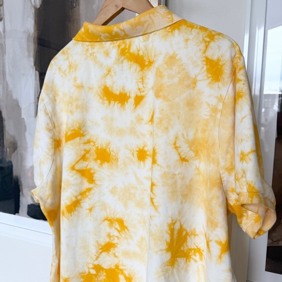 Disney Parks WDW Men's XXL Yellow Tie-Dye Slim Fit Polo Shirt Casual Stretch - Picture 8 of 12